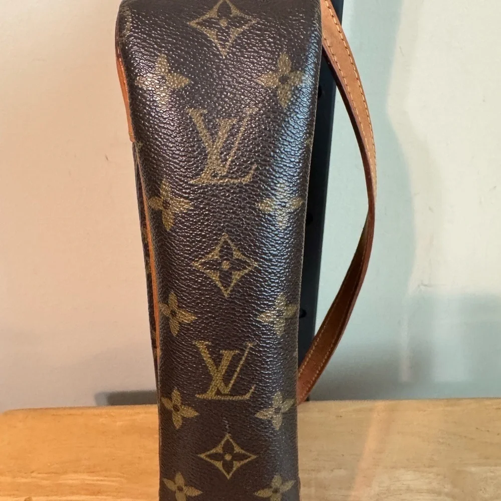 Louis Vuitton Trocadero 26 Monogram Brown Crossbody Bag